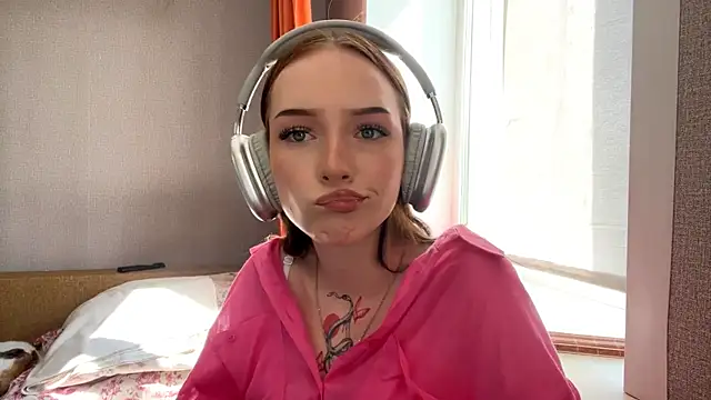 Snapshot of SeemaSpicer chatting on 06.06.26 SeemaSpicer online show from 06.06.26