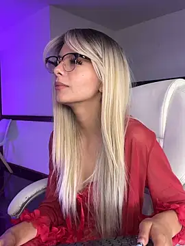 Snapshot of Peytongh_ chatting on 06.15.26 Peytongh online show from 06.15.26