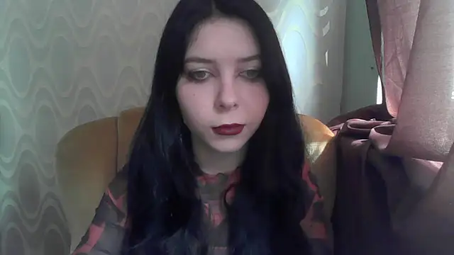 Snapshot of RileyTight chatting on 06.18.26 RileyTight online show from 06.18.26