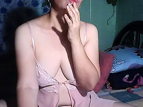 Snapshot of xxadeline47xx chatting on 07.05.26 xxadeline47xx online show from 07.05.26