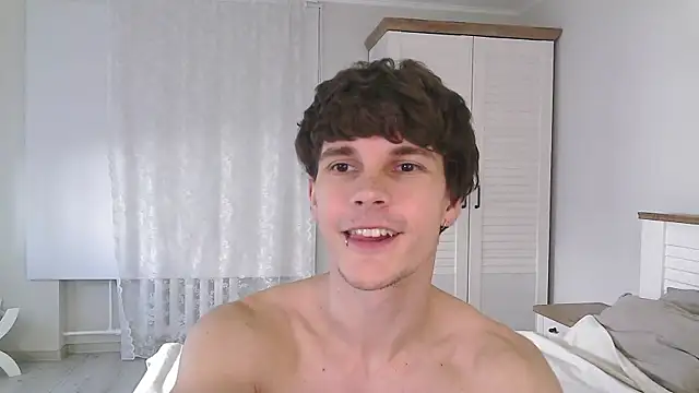 Snapshot of Eric_Crush chatting on 06.08.26 Eric Crush online show from 06.08.26