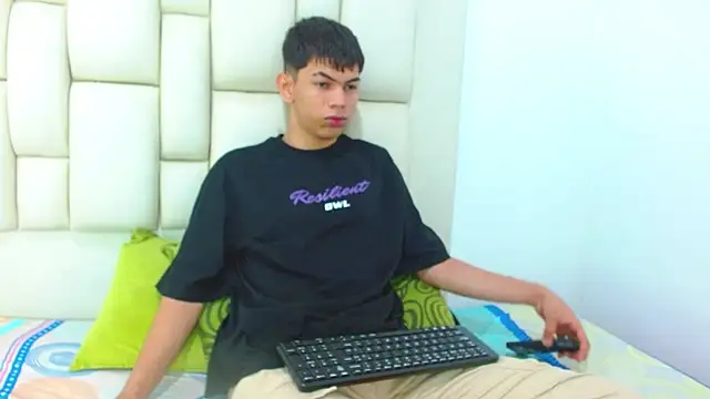LoganNaughty online show from 06.03.26