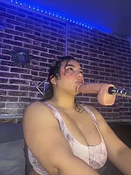 Snapshot of emma_bdsm_ chatting on 06.04.26 emma bdsm online show from 06.04.26