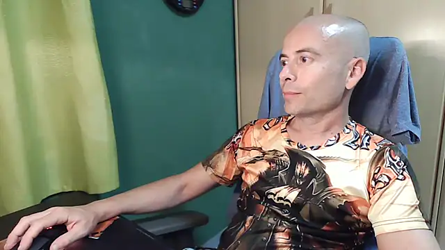 Snapshot of Golfo-83 chatting on 06.02.26 Golfo-83 online show from 06.02.26