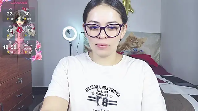 Snapshot of Aeseelia chatting on 06.11.26 Aeseelia online show from 06.11.26