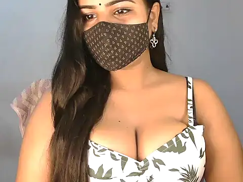 Curvy Deepa online show from 06.24.26