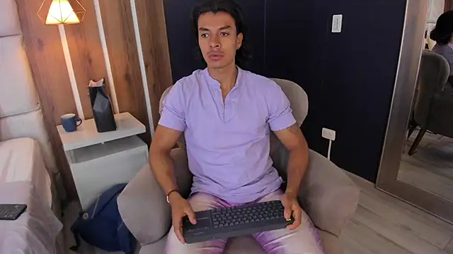 Snapshot of LycanMushu chatting on 07.18.26 LycanMushu online show from 07.18.26