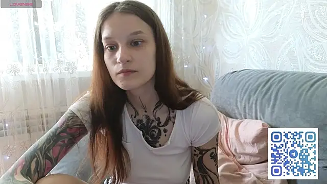 Snapshot of Little_skinnyDevil chatting on 06.14.26 Little skinnyDevil online show from 06.14.26