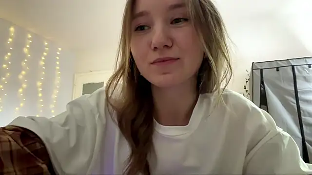 Snapshot of smalllisa chatting on 06.03.26 smalllisa online show from 06.03.26