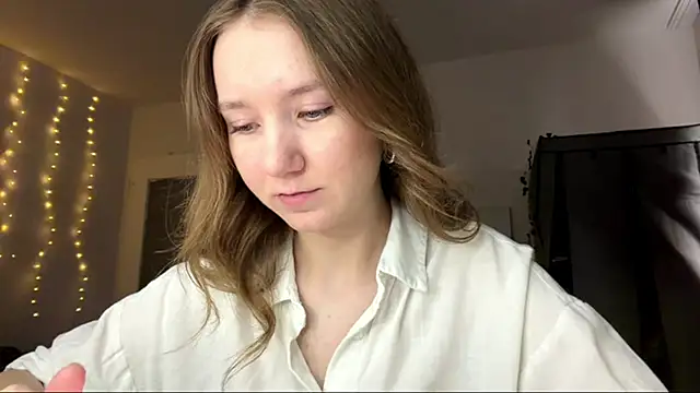 Snapshot of smalllisa chatting on 06.19.26 smalllisa online show from 06.19.26