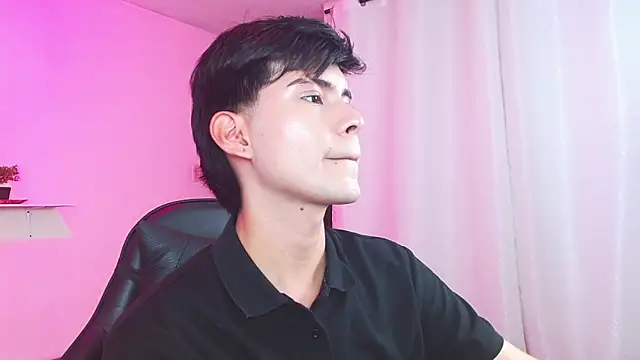 Snapshot of jay_cum18 chatting on 06.10.26 jay cum18 online show from 06.10.26