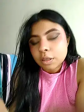 Snapshot of DanniValencia chatting on 07.17.26 DanniValencia online show from 07.17.26