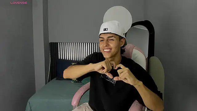 Axel Mendozaa online show from 06.04.26
