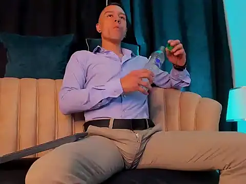 Tayler millers  online show from 06.04.26