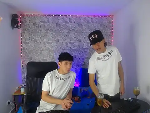 TheHotDuo19 online show from 07.29.26