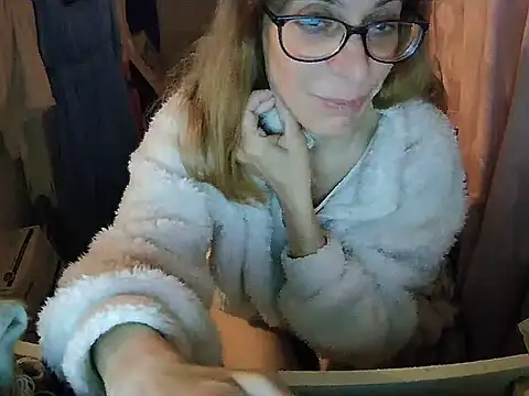 Snapshot of Aphrodity_Roxx chatting on 07.18.26 Aphrodity Roxx online show from 07.18.26