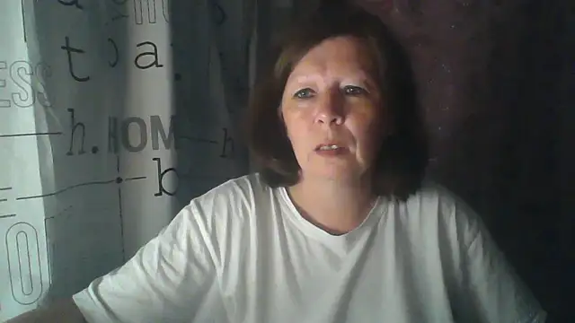 Snapshot of Schastlivaya43 chatting on 06.15.26 Schastlivaya43 online show from 06.15.26