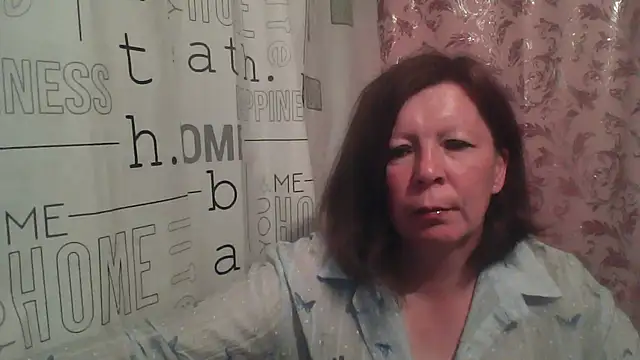 Snapshot of Schastlivaya43 chatting on 06.20.26 Schastlivaya43 online show from 06.20.26