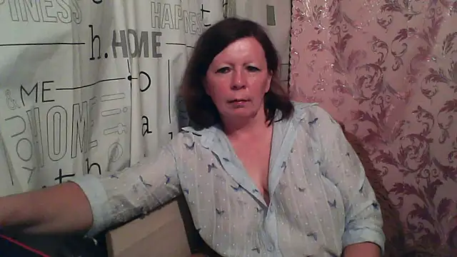 Snapshot of Schastlivaya43 chatting on 07.14.26 Schastlivaya43 online show from 07.14.26