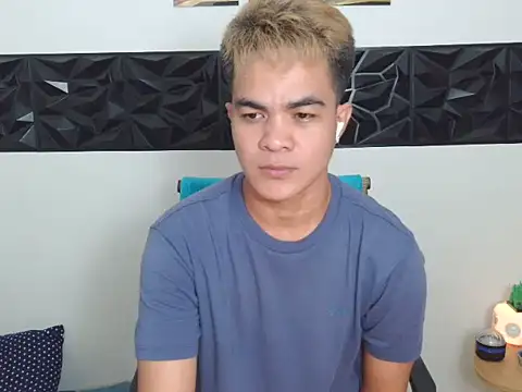 Snapshot of yourmikexxx chatting on 07.25.26 yourmikexxx online show from 07.25.26