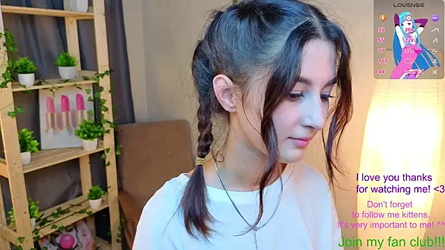 Snapshot of JasminKitany chatting on 06.17.26 JasminKitany online show from 06.17.26
