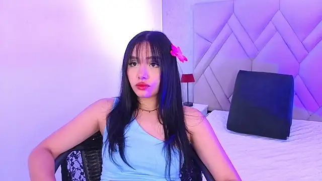 Snapshot of Mila__Fire chatting on 06.25.26 Mila Fire online show from 06.25.26