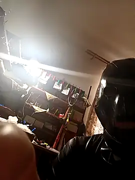 Snapshot of RubberFetischem chatting on 12.20.25 RubberFetischem online show from 12.20.25