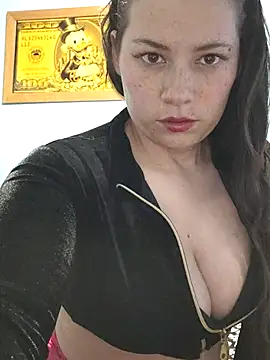 Snapshot of BIGTITS0 chatting on 06.17.26 BIGTITS0 online show from 06.17.26
