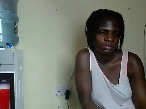 Snapshot of Tracy_Hype chatting on 06.12.26 Tracy Hype online show from 06.12.26