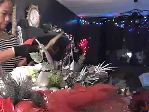 Snapshot of Hornygirltheone chatting on 12.05.24 Hornygirltheone online show from 12.05.24