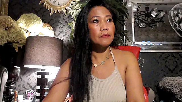 Snapshot of Hornygirltheone chatting on 11.06.25 Hornygirltheone online show from 11.06.25