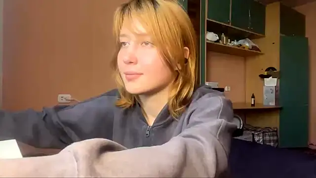 Snapshot of Mowhlntime chatting on 06.14.26 Mowhlntime online show from 06.14.26