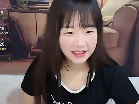 Snapshot of G-nuonuo chatting on 06.26.26 G-nuonuo online show from 06.26.26