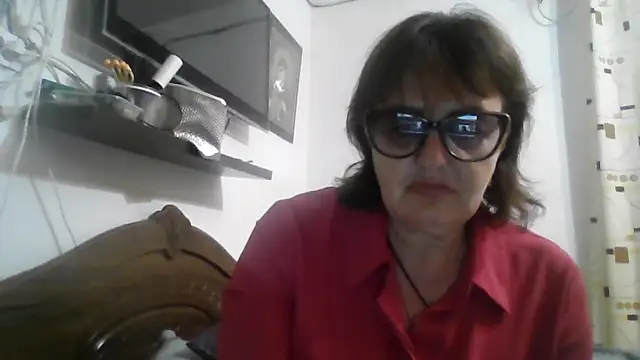 Snapshot of ErikaXShine chatting on 07.31.26 ErikaXShine online show from 07.31.26