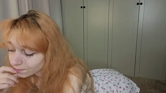 Snapshot of tgirlfoxy chatting on 07.21.26 tgirlfoxy online show from 07.21.26