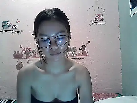 Snapshot of ClassyCrushpinay chatting on 06.13.26 ClassyCrushpinay online show from 06.13.26