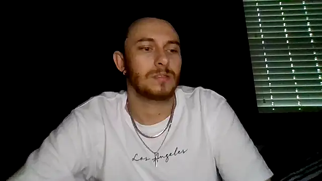 Snapshot of Mikecloudyhawk chatting on 06.19.26 Mikecloudyhawk online show from 06.19.26