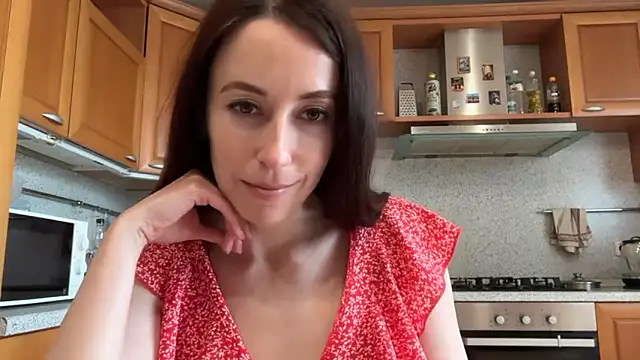 Snapshot of Flamingo_Queen chatting on 06.17.26 Flamingo Queen online show from 06.17.26