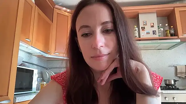 Snapshot of Flamingo_Queen chatting on 06.23.26 Flamingo Queen online show from 06.23.26