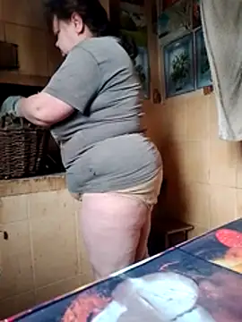 Snapshot of oksana72 chatting on 02.15.26 oksana72 online show from 02.15.26