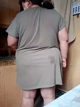 Snapshot of oksana72 chatting on 02.25.26 oksana72 online show from 02.25.26