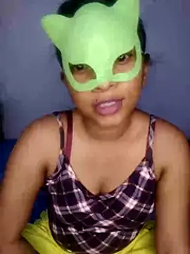 Snapshot of sldoni chatting on 06.25.26 sldoni online show from 06.25.26
