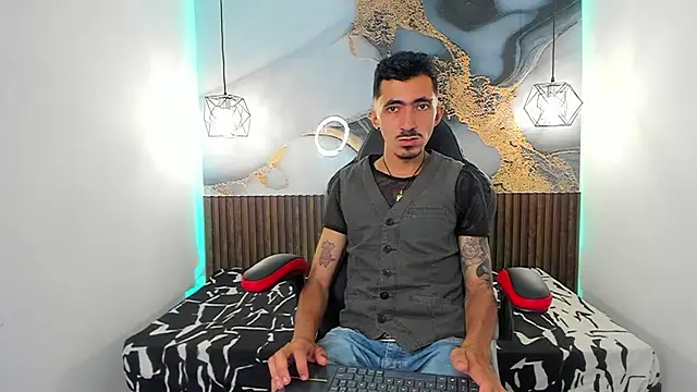 Snapshot of DylanAnderson1 chatting on 07.18.26 DylanAnderson1 online show from 07.18.26