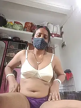 Snapshot of Simi-hot-boudi chatting on 07.20.26 Simi-hot-boudi online show from 07.20.26