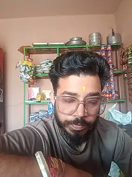 Snapshot of Desindianbull69 chatting on 06.12.26 Desindianbull69 online show from 06.12.26