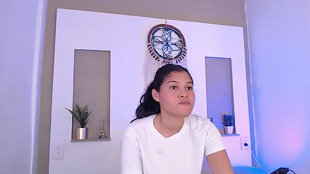 Snapshot of Kitty_Desire2 chatting on 06.19.26 Kitty Desire2 online show from 06.19.26