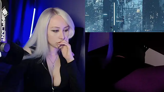 Snapshot of roxxyrowe chatting on 06.21.26 roxxyrowe online show from 06.21.26