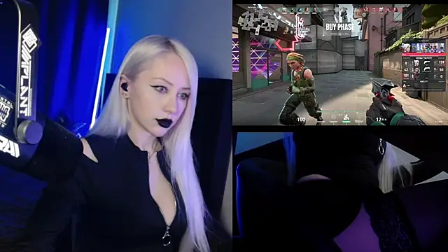 Snapshot of roxxyrowe chatting on 06.22.26 roxxyrowe online show from 06.22.26