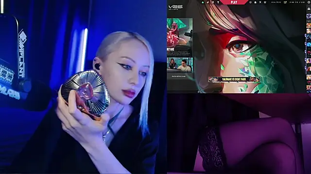 Snapshot of roxxyrowe chatting on 06.26.26 roxxyrowe online show from 06.26.26