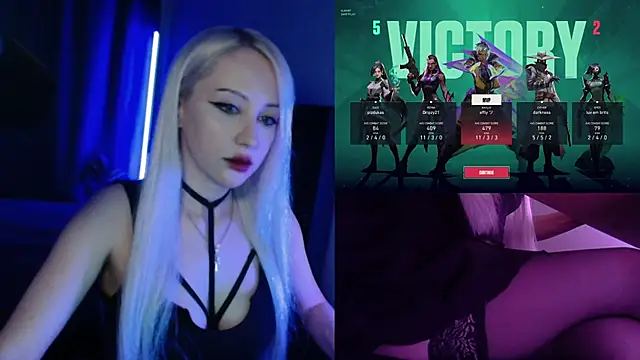 Snapshot of roxxyrowe chatting on 07.02.26 roxxyrowe online show from 07.02.26